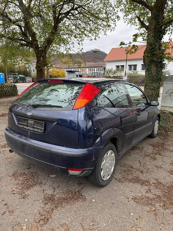 Gebraucht Ford Focus 116 PS (85 kW) 2003 Blau Kleinwagen