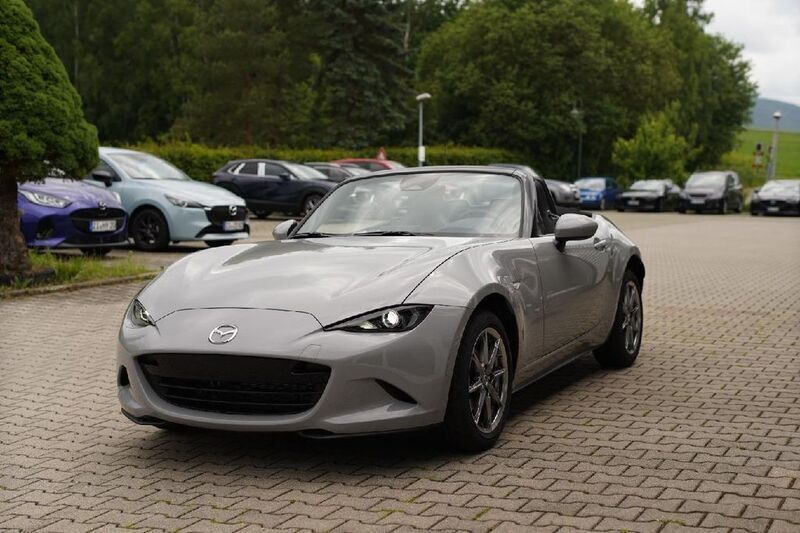 Neu Mazda MX5 Exclusive-Line 132 PS (97 kW) 2025 Grau Cabrio