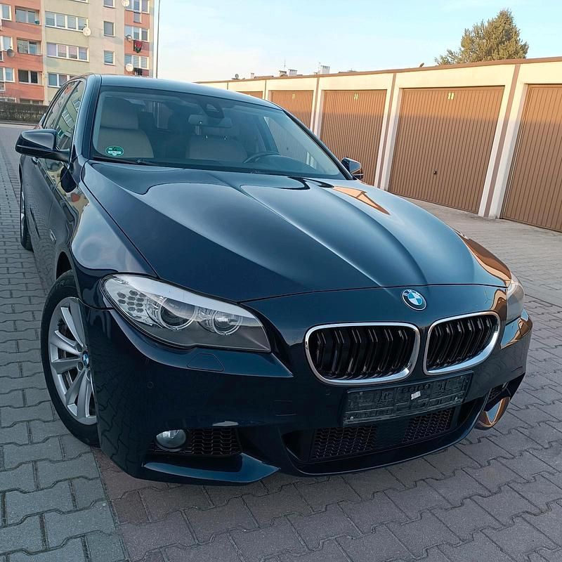 Gebraucht BMW 530 258 PS (189 kW) 2013 Blau Kombi