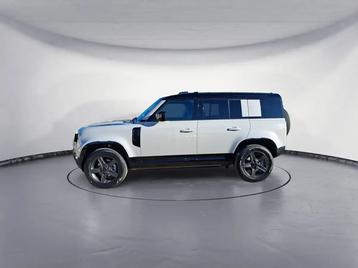 Gebraucht Land Rover Defender SE 200 PS (147 kW) 2026 SUV