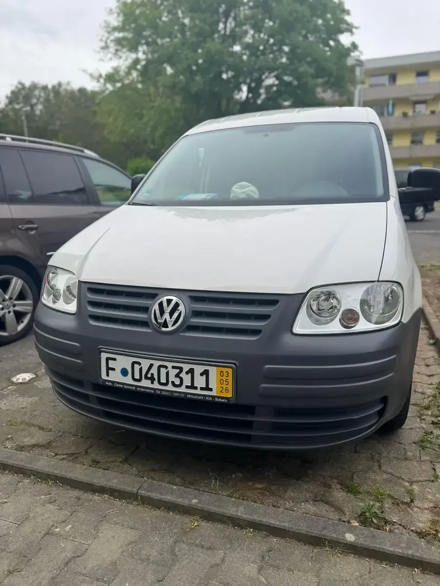 Używany VW Caddy 71 KM (52 kW) 2010 Biały Minivan