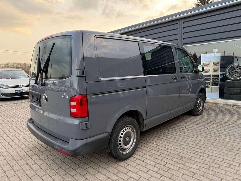 Gebraucht VW Transporter 140 PS (102 kW) 2015 Pure grey Van