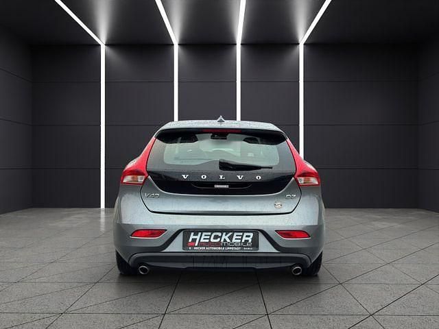 Gebraucht Volvo V40 Momentum 150 PS (110 kW) 2016 Osmium grey / metallic Kombi