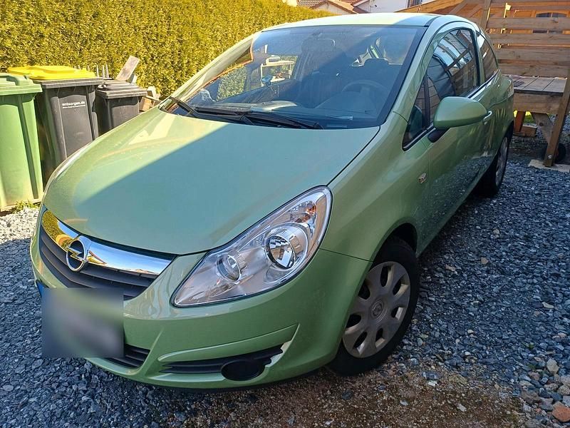 Usado Opel Corsa 81 HP (59 kW) 2009 Verde Citadino