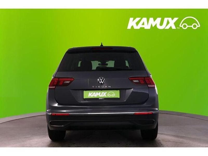 Gebraucht VW Tiguan Active 150 PS (110 kW) 2021 Delfingrau SUV