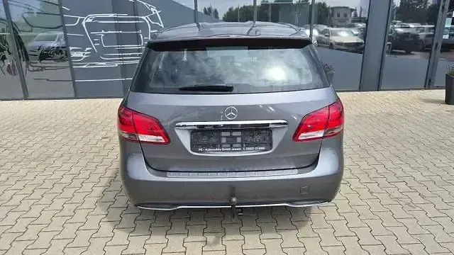 Gebraucht Mercedes B180 109 PS (80 kW) 2017 Andere Kleinwagen