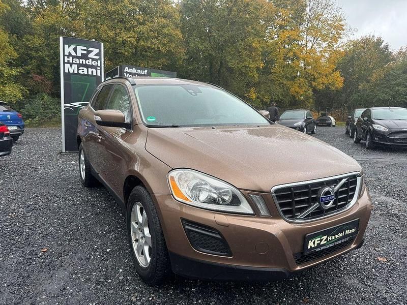 Braun Gebraucht 2010 Volvo XC60 Momentum SUV | 8.490 € (Fairer Preis) - Bild 1/4
