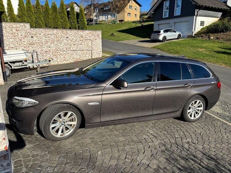 Gebraucht BMW 520 184 PS (135 kW) 2011 Braun Kombi
