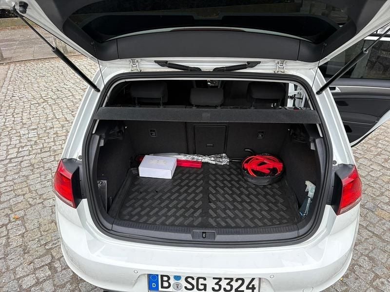 Gebraucht VW Golf VII 122 PS (89 kW) 2013 Weiß Kleinwagen