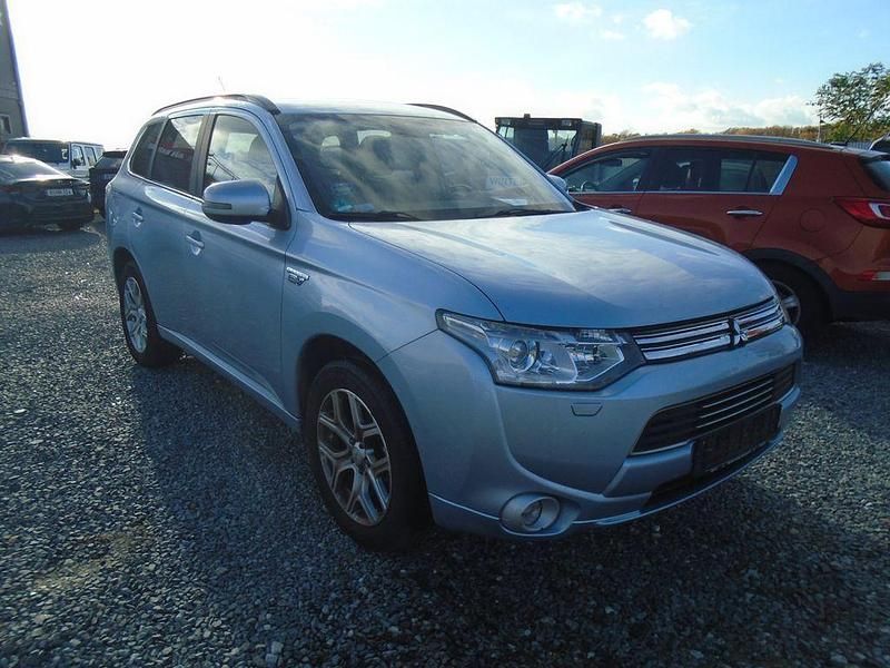 Gebraucht Mitsubishi Outlander P-HEV Instyle 121 PS (88 kW) 2014 Blau SUV