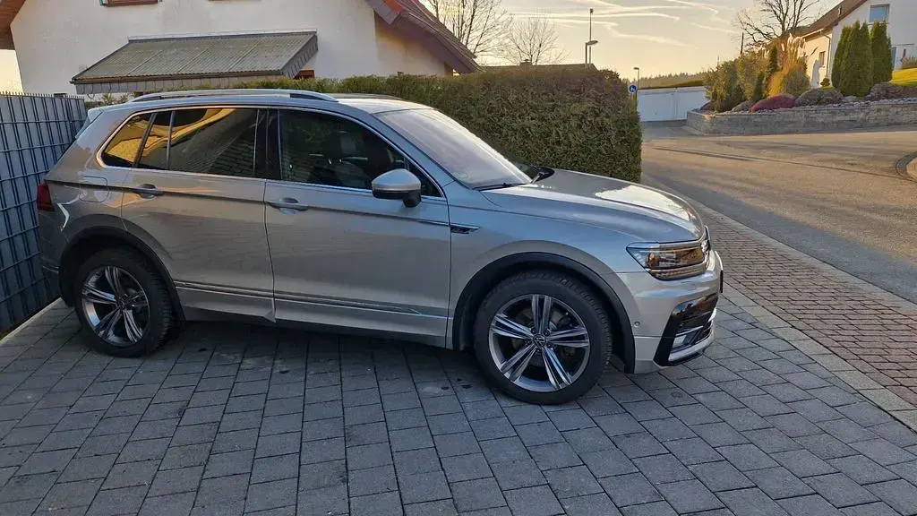 Gebraucht VW Tiguan 239 PS (175 kW) 2020 Beige SUV