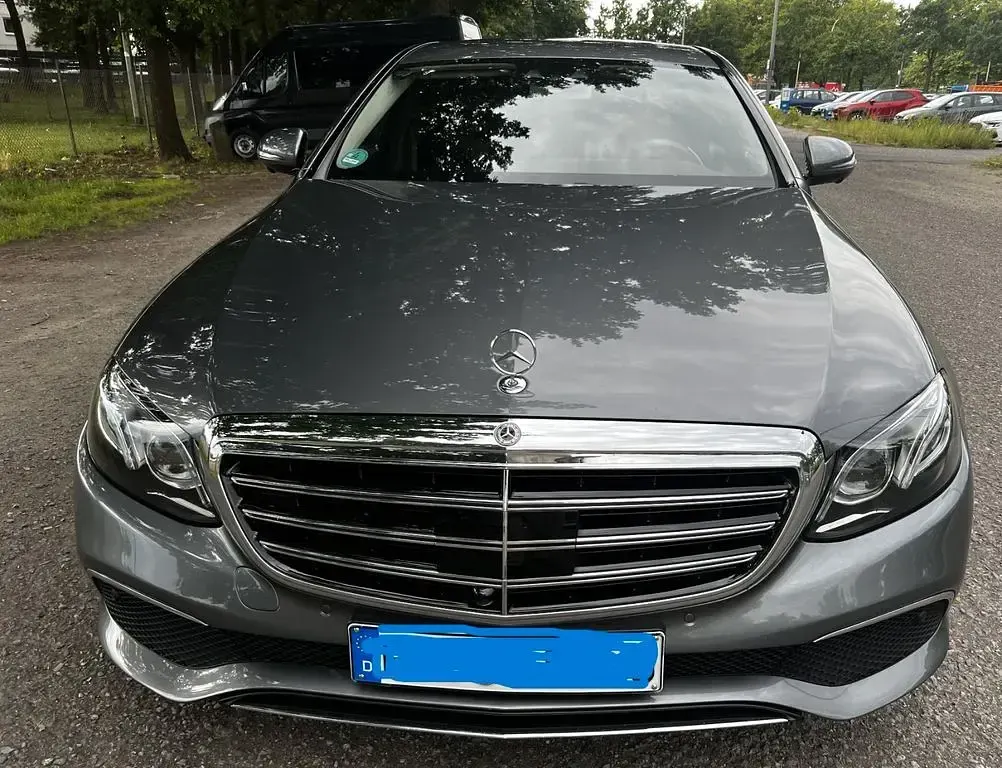 Gebraucht Mercedes E350 299 PS (219 kW) 2017 Grau Limousine