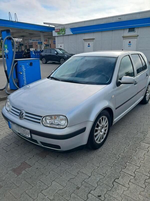 Silber Gebraucht 1997 VW Golf IV Kleinwagen | 950 € (Fairer Preis) - Bild 1/4
