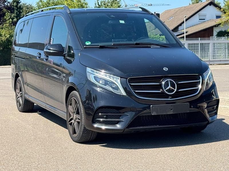 Schwarz Gebraucht 2018 Mercedes V250 AMG line Van / Kleinbus | 45.900 € (Fairer Preis) - Bild 1/4