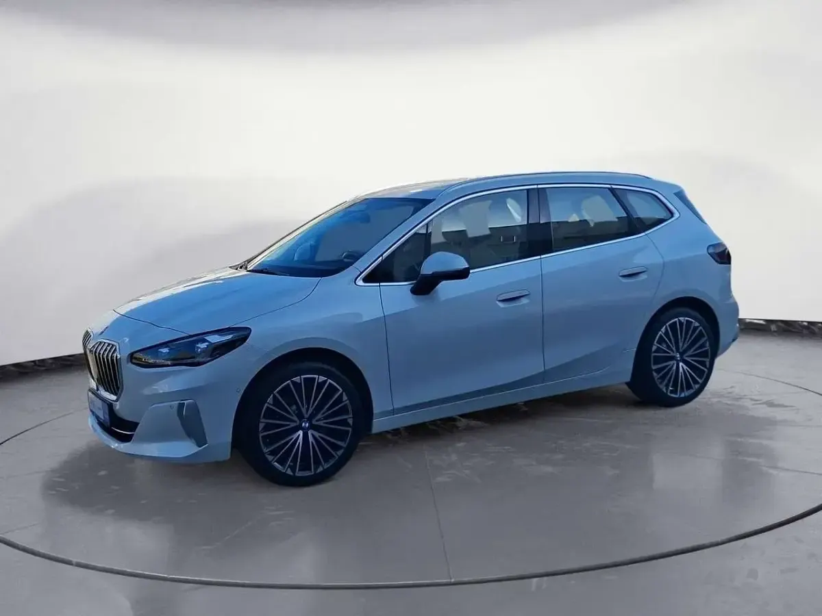 Gebraucht BMW 223 Active Tourer Luxury Line 218 PS (160 kW) 2022 Weiß Van / Kleinbus