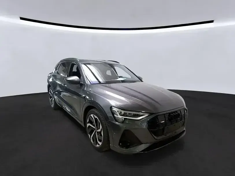 Gebraucht Audi e-tron S-Line 230 kW (313 PS) 2022 Daytonagrau perleffekt SUV