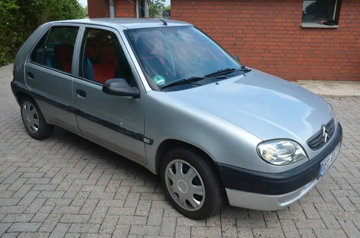 Gebraucht Citroën Saxo 60 PS (44 kW) 2002 Silber Kleinwagen