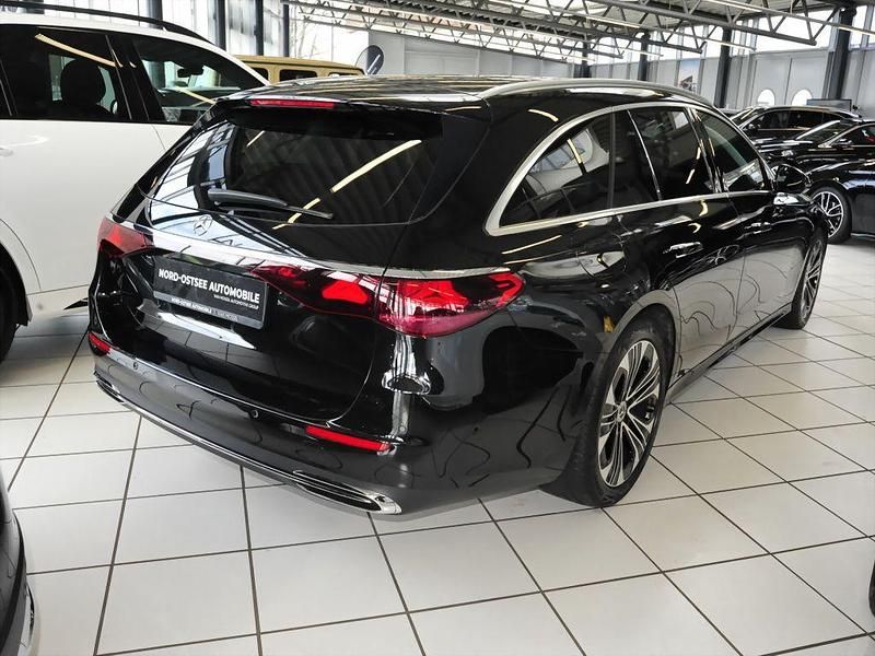 Usado Mercedes E200 Avantgarde 204 CV (150 kW) 2024 Negro Familiar