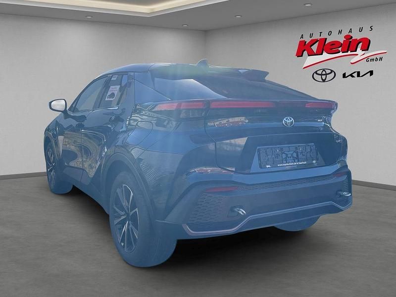 Neu Toyota C-HR 152 PS (111 kW) 2025 Blau SUV