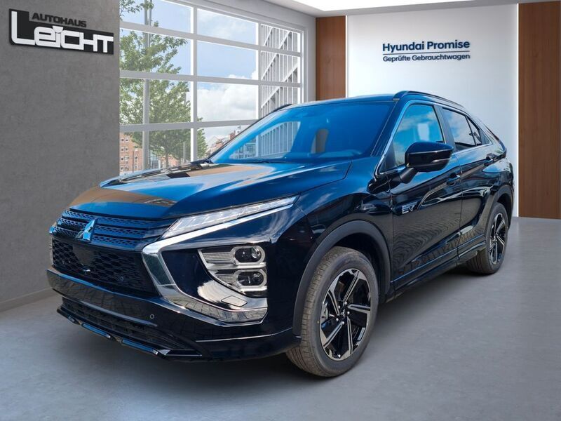 Schwarz Gebraucht 2024 Mitsubishi Eclipse Cross Plus SUV | 33.950 € - Bild 1/4