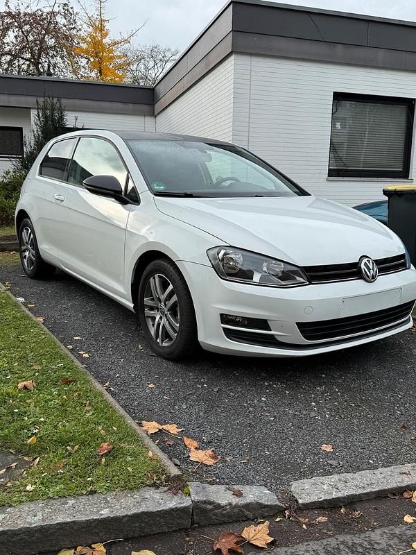 Weiß Gebraucht 2014 VW Golf Comfortline Coupé | 6.250 € (Guter Preis) - Bild 1/4