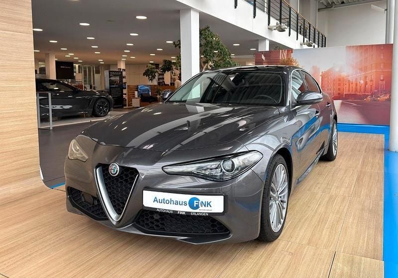 Grau Gebraucht 2018 Alfa Romeo Giulia Super Limousine | 16.970 € (Superpreis) - Bild 1/4