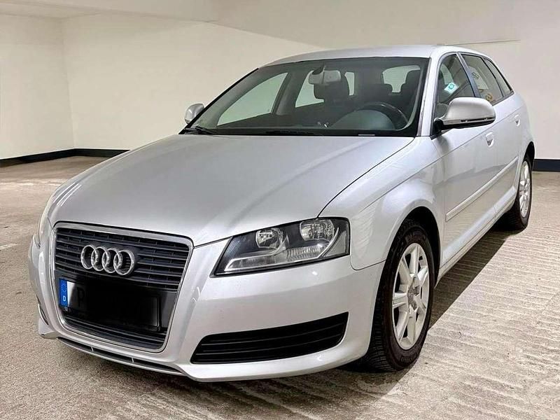 Grau Gebraucht 2010 Audi A3 Ambition Kombi | 7.780 € (Fairer Preis) - Bild 1/4