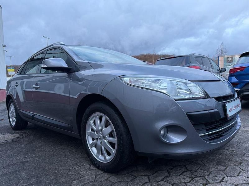 Gebraucht Renault Mégane III Luxe 131 PS (96 kW) 2010 Grau Limousine