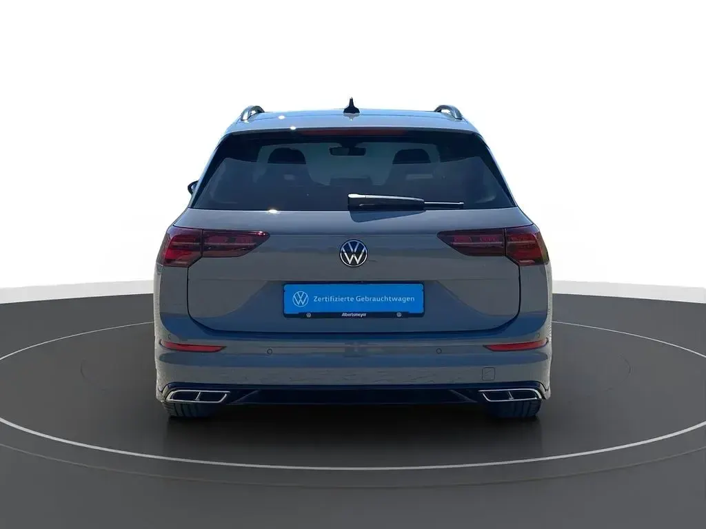 Gebraucht VW Golf VIII R-line 131 PS (96 kW) 2023 Grau Kombi