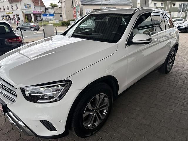 Weiß Gebraucht 2020 Mercedes GLC220 SUV | 34.500 € (Fairer Preis) - Bild 1/4