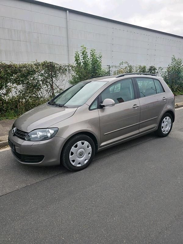 Braun Gebraucht 2012 VW Golf VI Limousine | 6.499 € (Guter Preis) - Bild 1/4