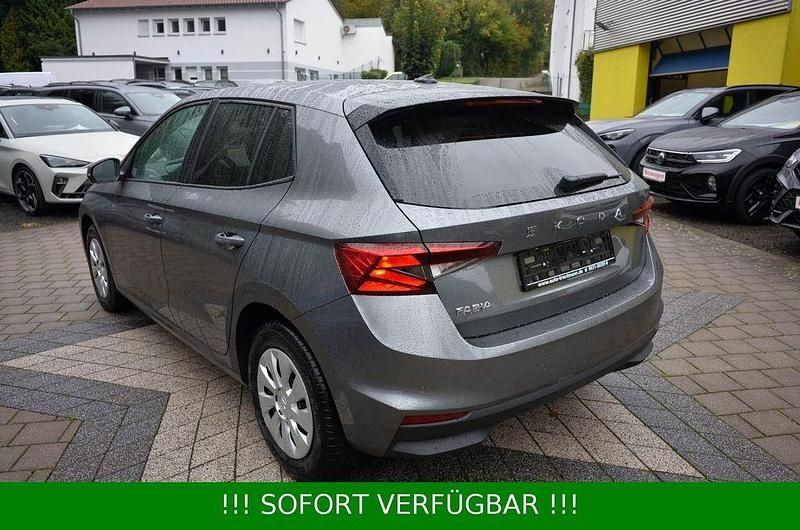 Neu Skoda Fabia 116 PS (85 kW) 2025 Graphite grau Limousine