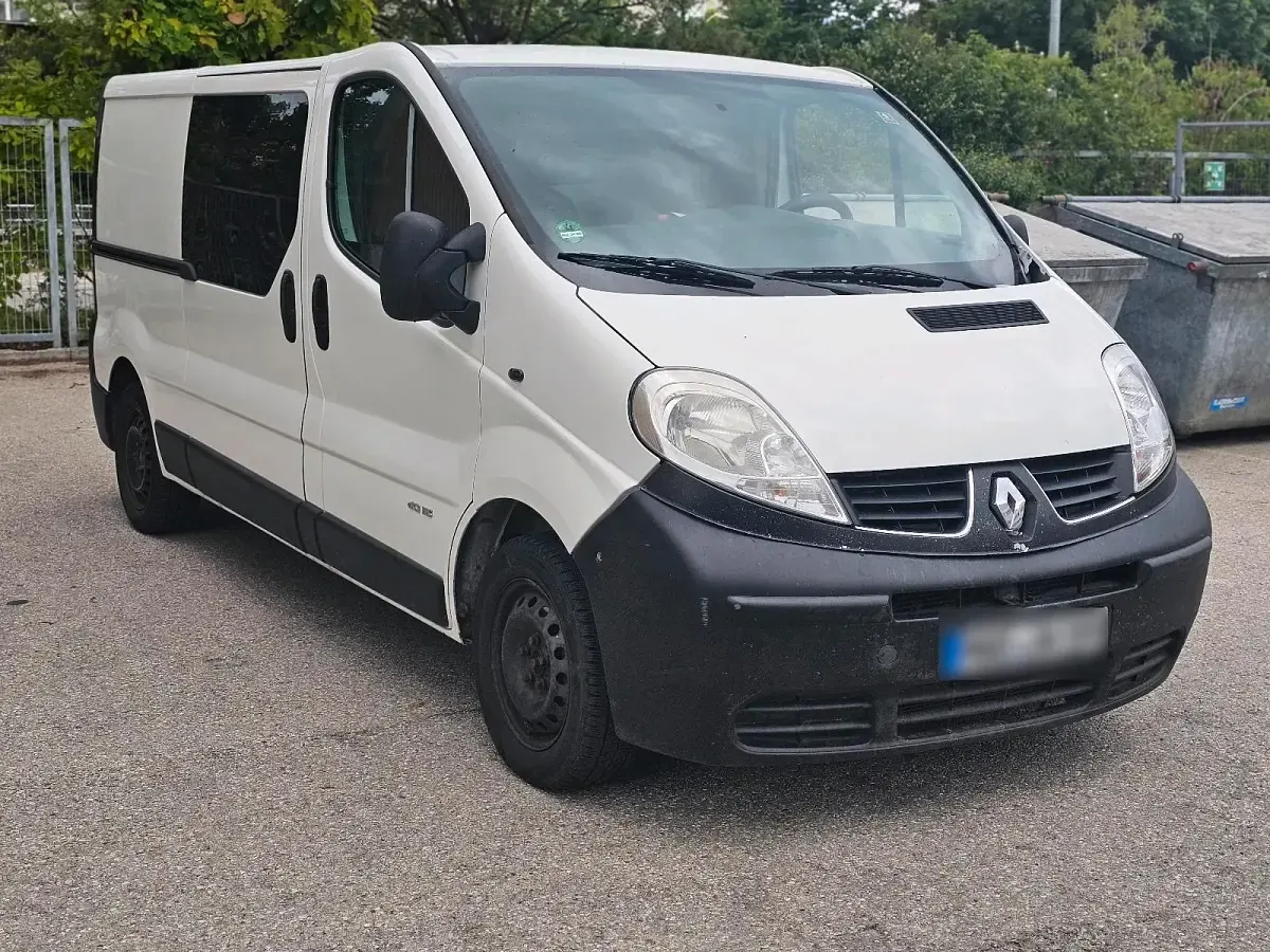 Gebraucht Renault Trafic 115 PS (84 kW) 2026 Weiß Van / Kleinbus