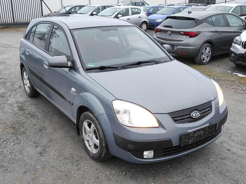 Gebraucht Kia Rio Sport 97 PS (71 kW) 2009 Blue mica metallic / caribbean Kleinwagen