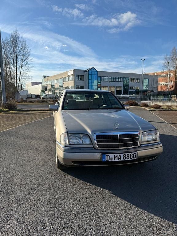 Gebraucht Mercedes C180 Elegance 122 PS (89 kW) 1996 Beige Limousine