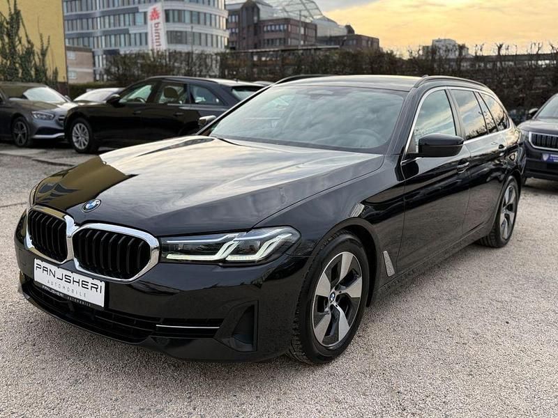 Gebraucht BMW 520 Performance 190 PS (139 kW) 2021 Saphirschwarz Kombi