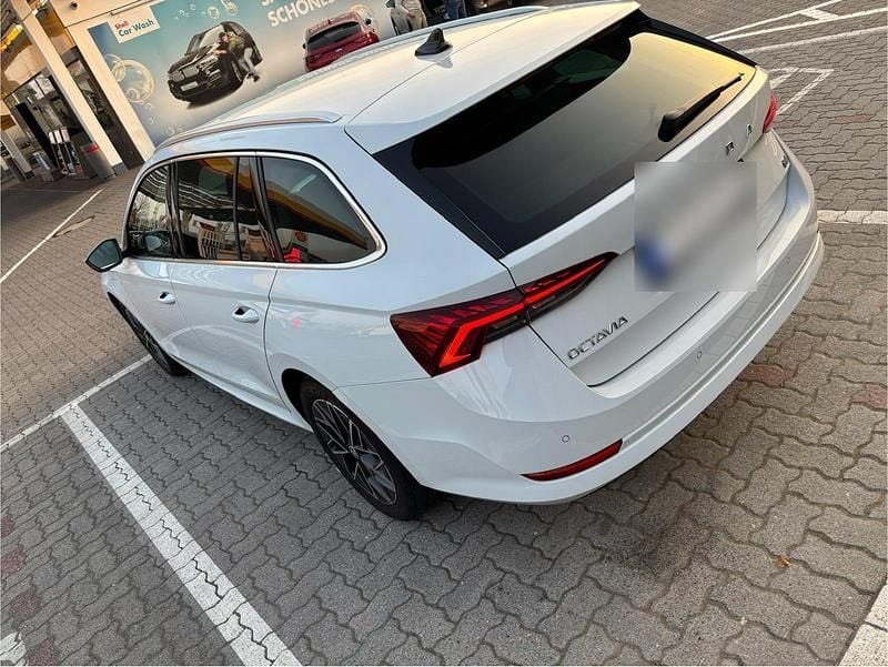 Gebraucht Skoda Octavia 150 PS (110 kW) 2022 Weiß Kombi