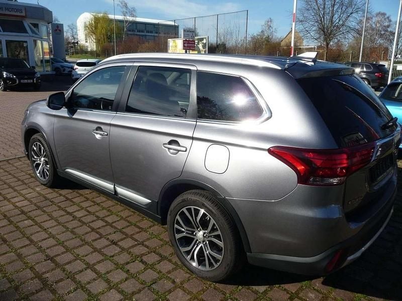 Gebraucht Mitsubishi Outlander 150 PS (110 kW) 2017 Platinumgrau SUV