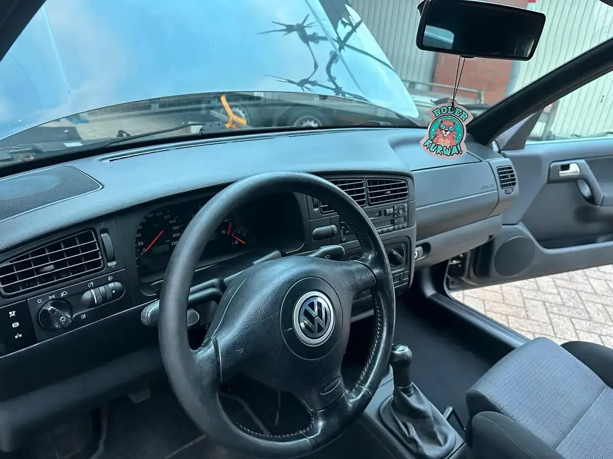 Gebraucht VW Golf 75 PS (55 kW) 2000 Schwarz Cabrio