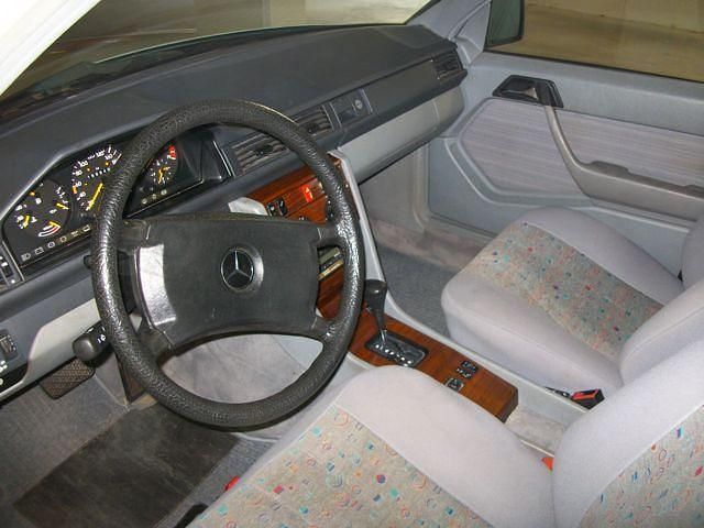 Gebraucht Mercedes E300 179 PS (131 kW) 1986 Weiß Limousine