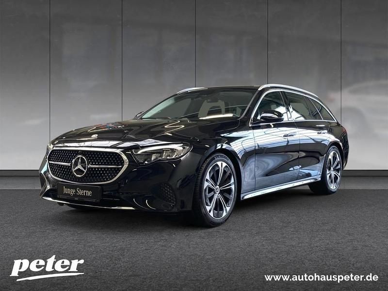 Metalliclack obsidianschwarz Gebraucht 2024 Mercedes E220 Avantgarde Kombi | 47.870 € (Guter Preis) - Bild 1/4