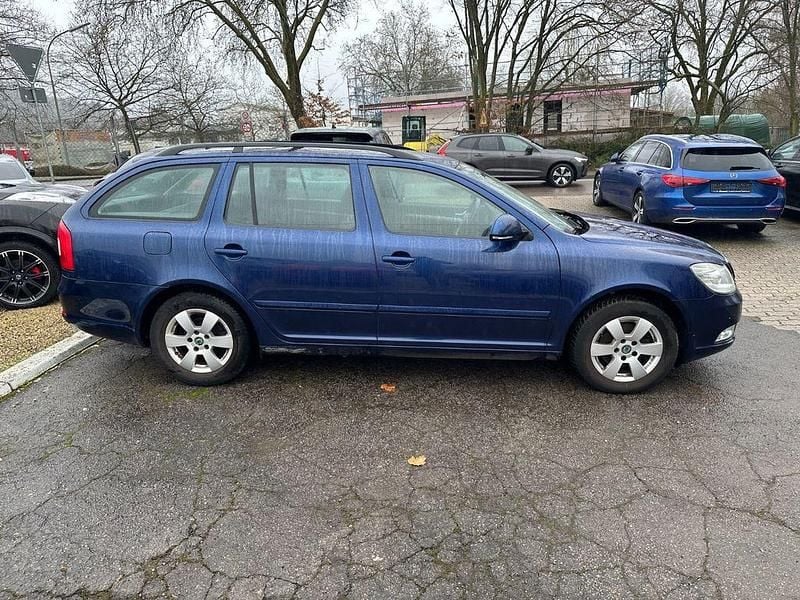 Second-hand Skoda Octavia Impuls Edition 105 CP (77 kW) 2011 Albastru Berlinǎ