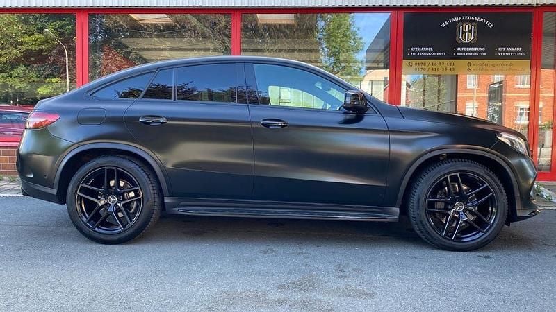 Schwarz Gebraucht 2016 Mercedes GLE350 AMG Limousine | 34.390 € (Fairer Preis) - Bild 1/4
