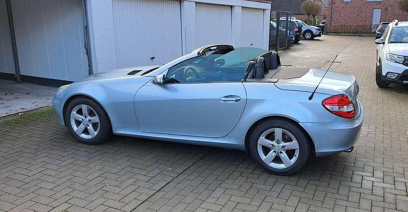 Silber Gebraucht 2005 Mercedes SLK280 Cabrio | 11.990 € (Etwas zu teuer) - Bild 1/4
