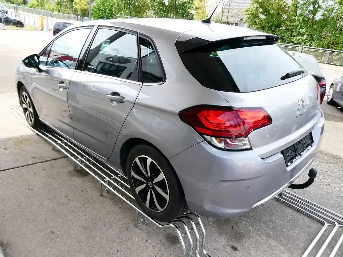Gebraucht Citroën C4 SELECTION 131 PS (96 kW) 2018 Grau Limousine