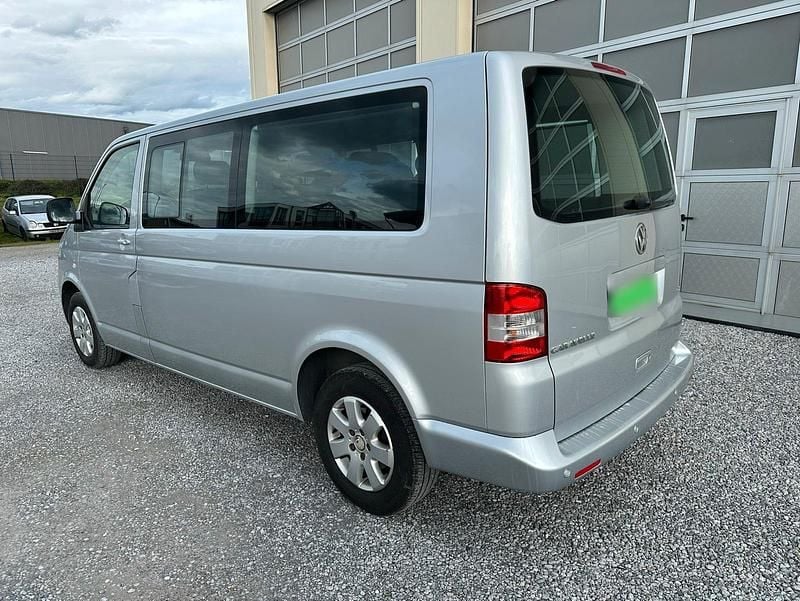 Usado VW Caravelle 175 CV (128 kW) 2007 Plateado Van