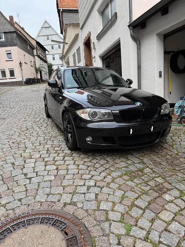 Schwarz Gebraucht 2010 BMW 123 M Sport Kleinwagen | 4.000 € (Guter Preis) - Bild 1/4