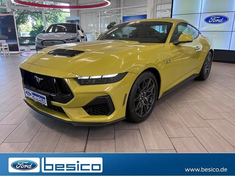 Neu Ford Mustang GT Fastback 446 PS (328 kW) 2025 Intense lime yellow metallic (gelb) Coupé