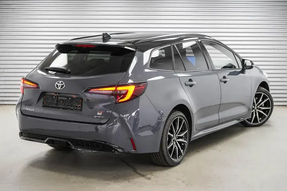 Neu Toyota Corolla Sport 177 PS (130 kW) 2026 Meteor grey metallic ()
