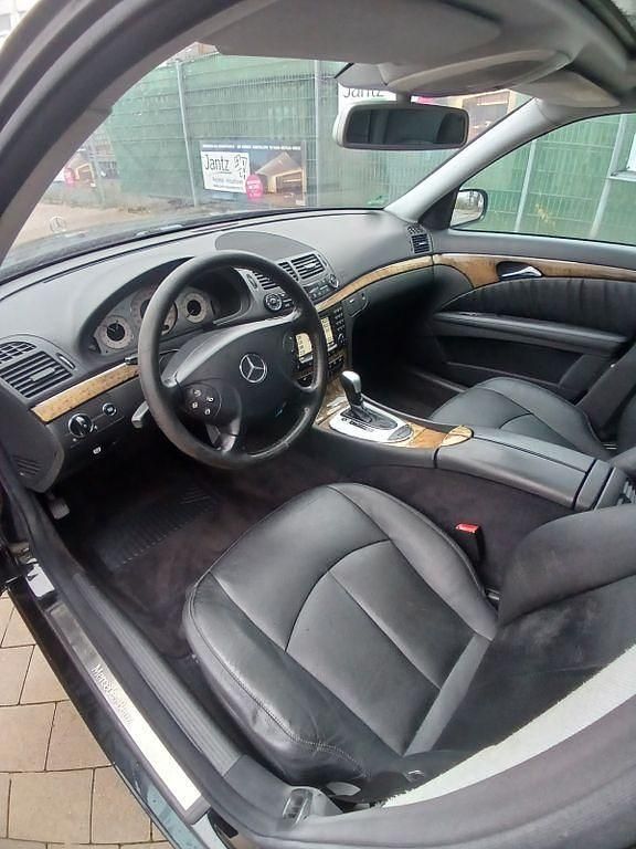 Gebraucht Mercedes E280 Avantgarde 190 PS (139 kW) 2006 Schwarz Kombi